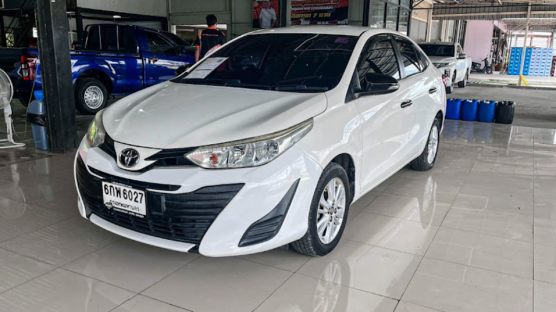 TOYOTA YARIS ATIV