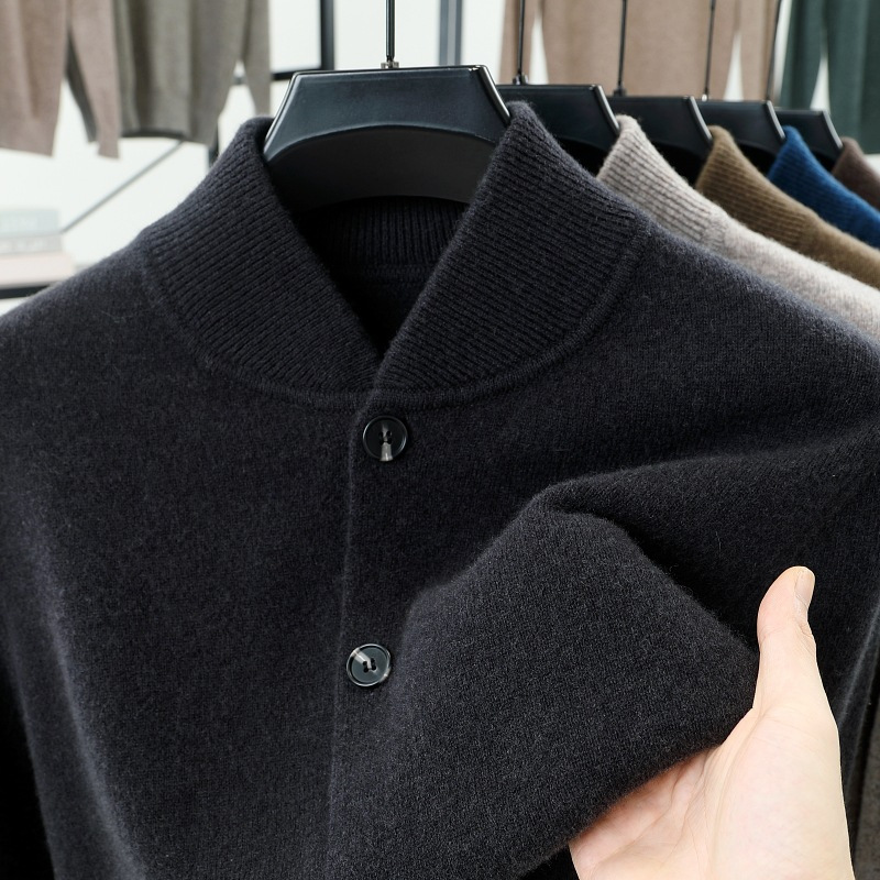 Men's cardigan with stand-up collar and buttons