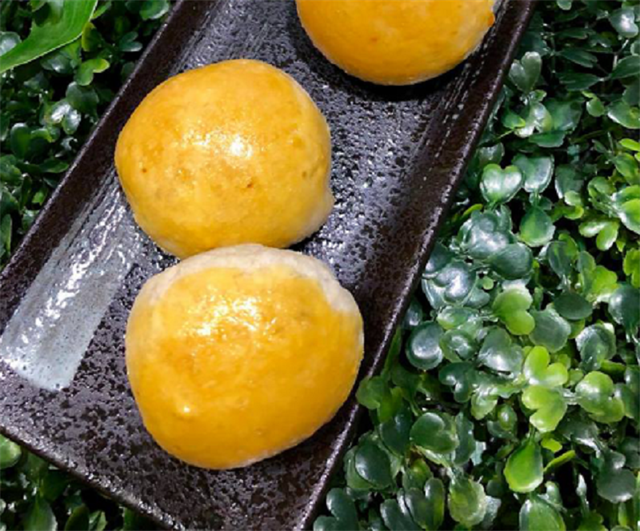 Bánh Pía Nhân Thơm Trứng Muối
