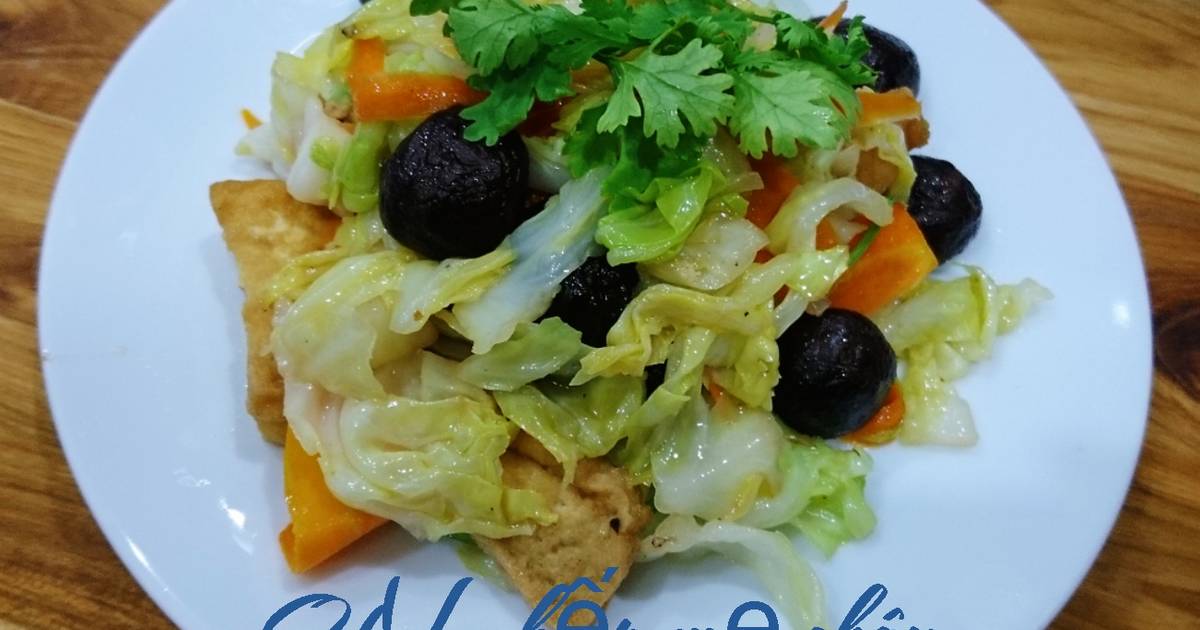 Bắp cải xào nấm hương chay