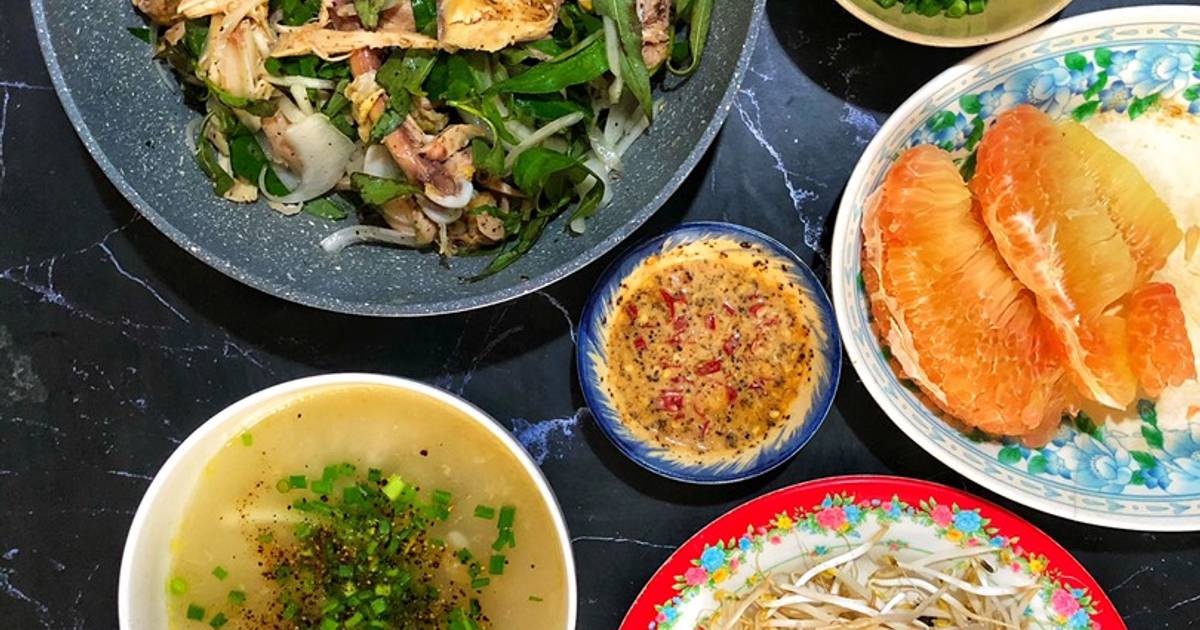 Cháo Gà Xé Trộn Hành Tây Rau Răm