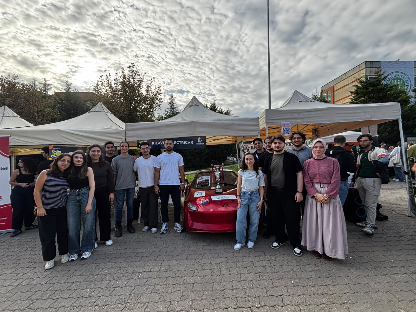 Electricar takımından bir kare