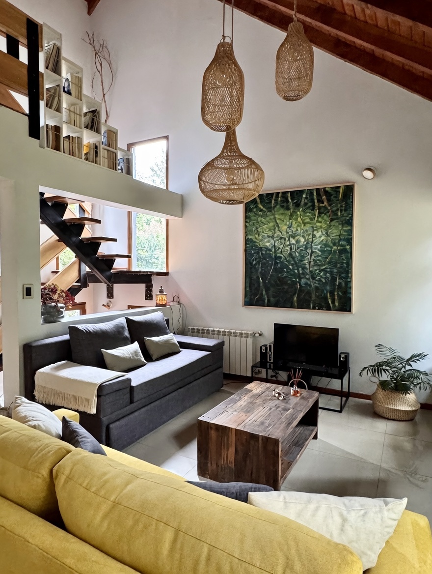 Casa Calma — living con luz natural