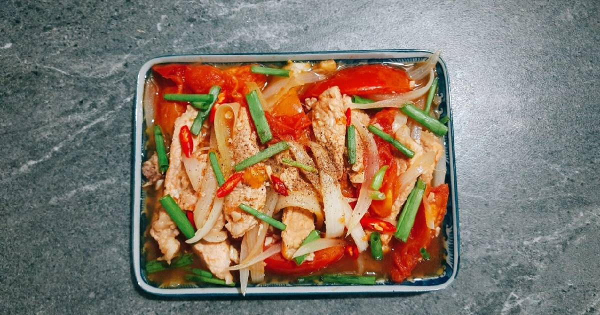 Sườn heo xào hành tây cà chua