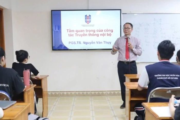 Siết chuẩn giảng viên trình độ tiến sĩ - Đài Phát thanh và truyền hình Hà Nội