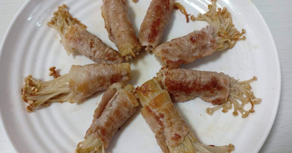 Thịt ba chỉ cuộn nấm kim châm