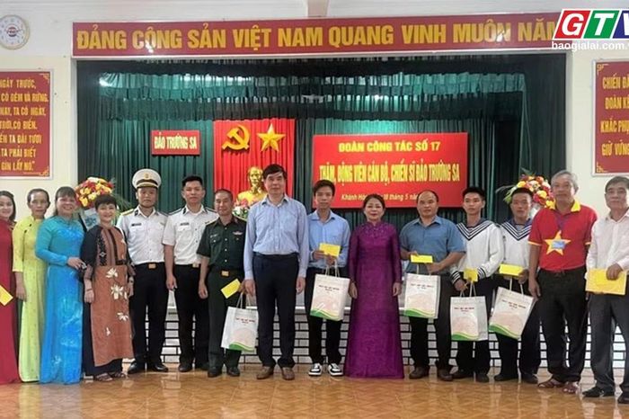 Điểm tin trưa: Đoàn đại biểu Gia Lai kết thúc chuyến thăm Trường Sa và Nhà giàn DK1 - Báo Gia Lai