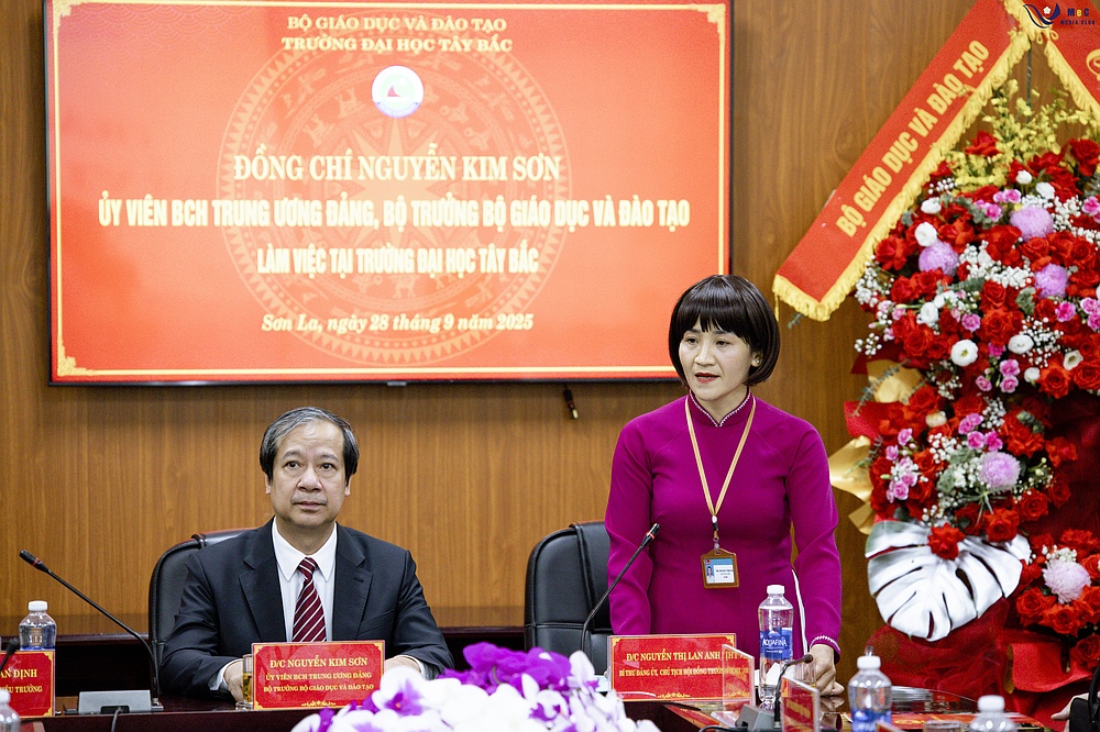 Đồng chí Nguyễn Kim Sơn,  Bộ trưởng Bộ Giáo dục và Đào tạo đến thăm và làm việc tại Trường Đại học Tây bắc