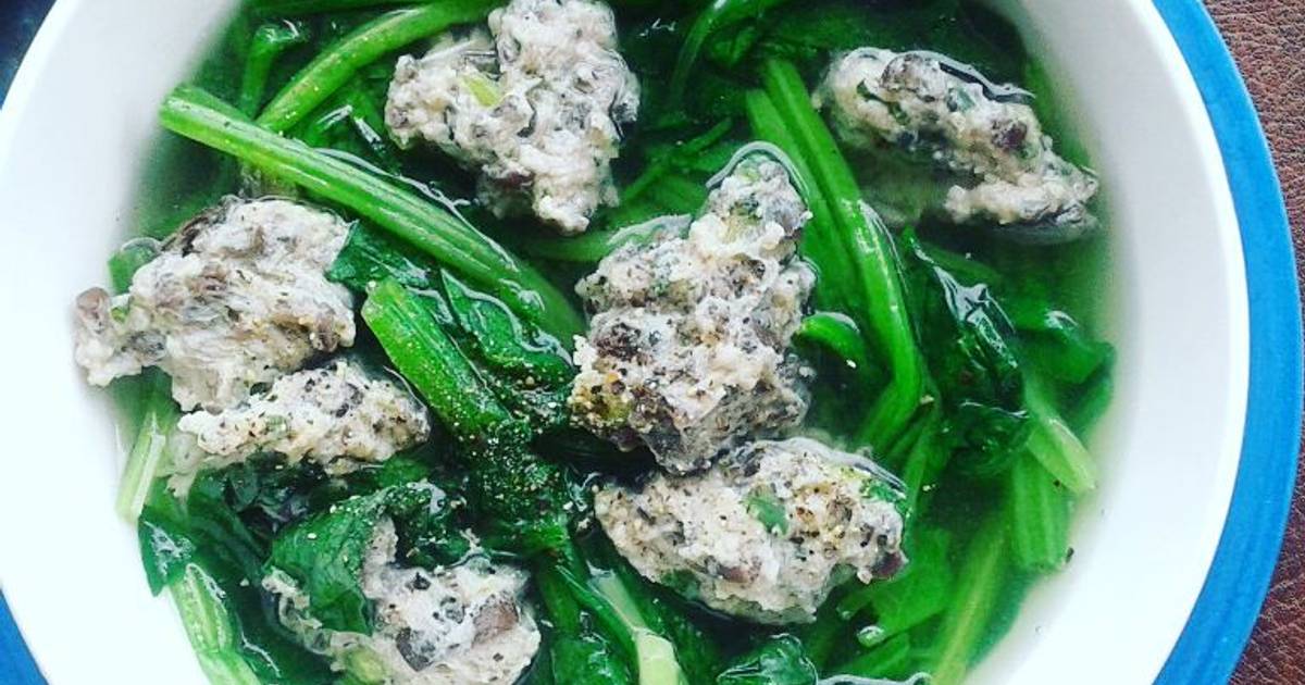Canh cải bó xôi nấu mọc (giò sống)