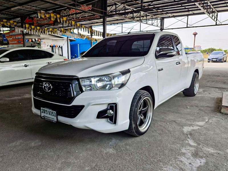 TOYOTA HILUX REVO