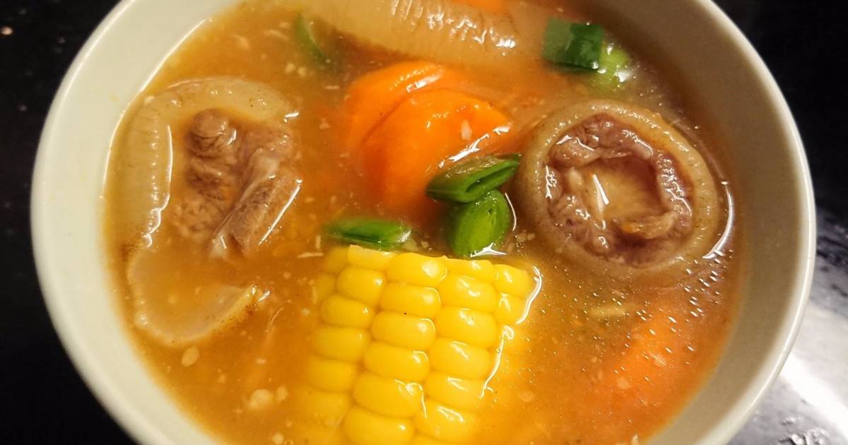 Đuôi bò/bê hầm rau củ