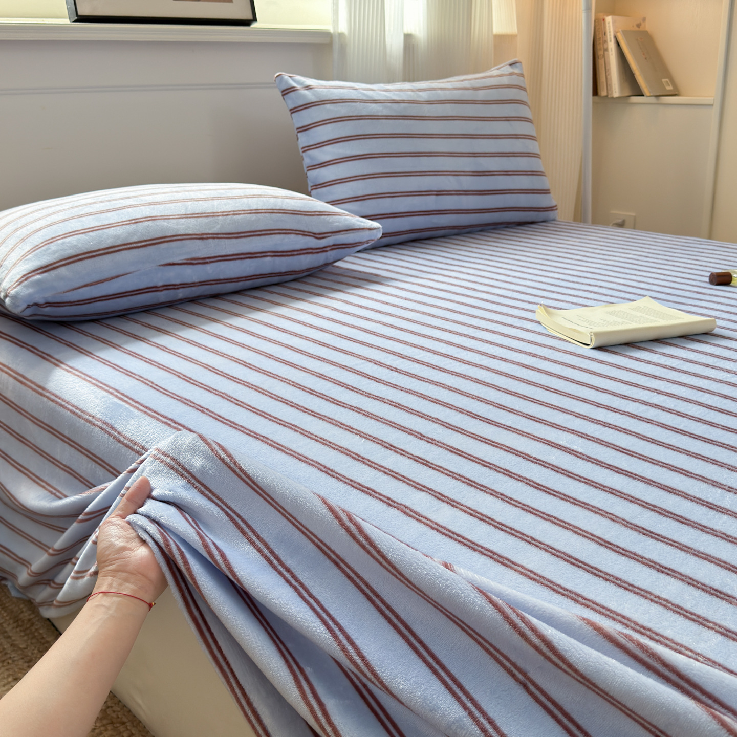 Fleece bedding sheet, individually or in a set, winter