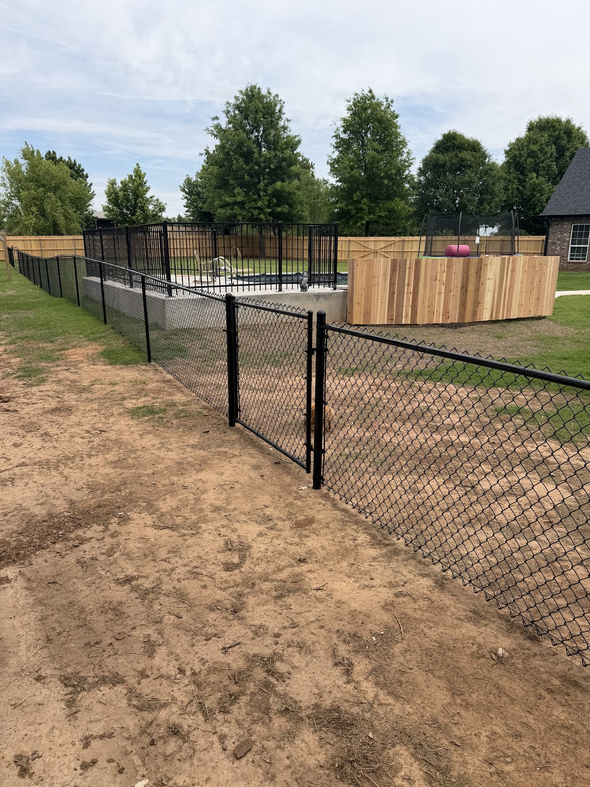 How to Choose an Aluminum Pool Fence That Meets Oklahoma ASTM Codes (and Survives OKC Summers)
