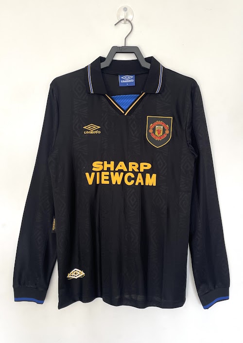 Retro 1993-94 Manchester United black.jpeg