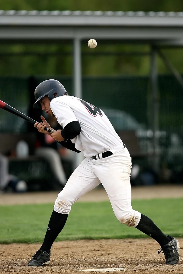 야구 용어 사구와 고의 사구의 차이 및 규칙 해설