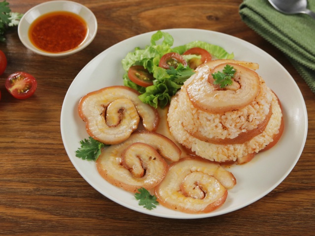 Cơm ThịT CuộN HấP