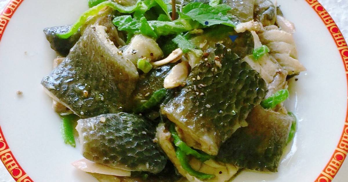Da cá áp chảo vs lá húng chanh