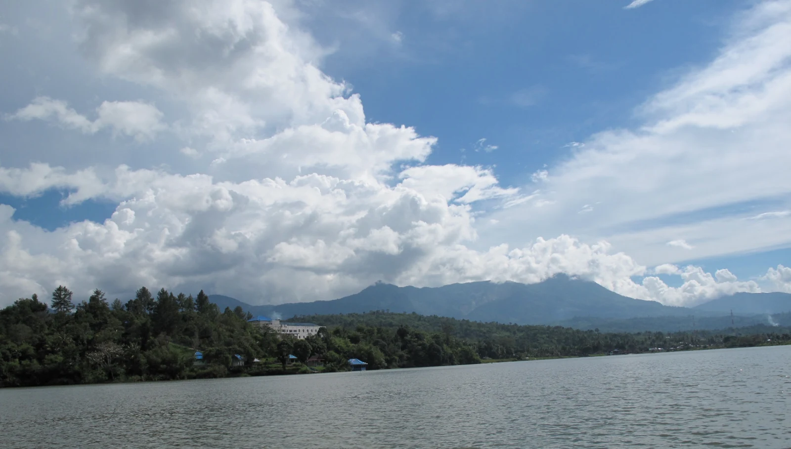 Kabupaten Lebong: Warisan Budaya Rejang dan Surga Ekowisata di Lembah Bukit Barisan