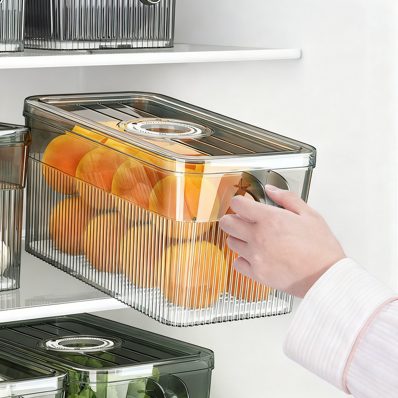 Refrigerator food storage box with drainage and timer function