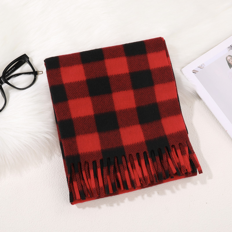 Classic Plaid Scarf Made of Double-Sided Fleece