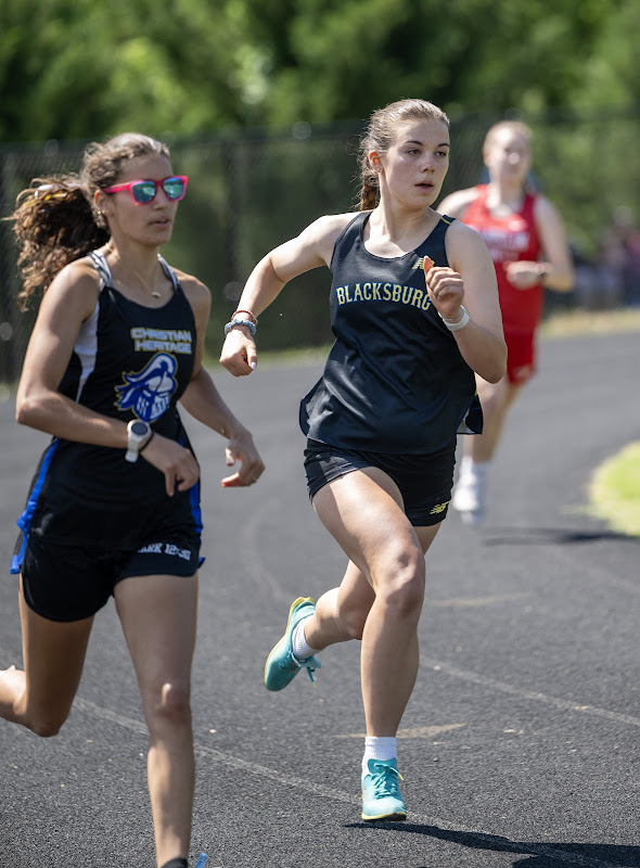 Photo from HS: Track & Field of Yvonne Baranauskas