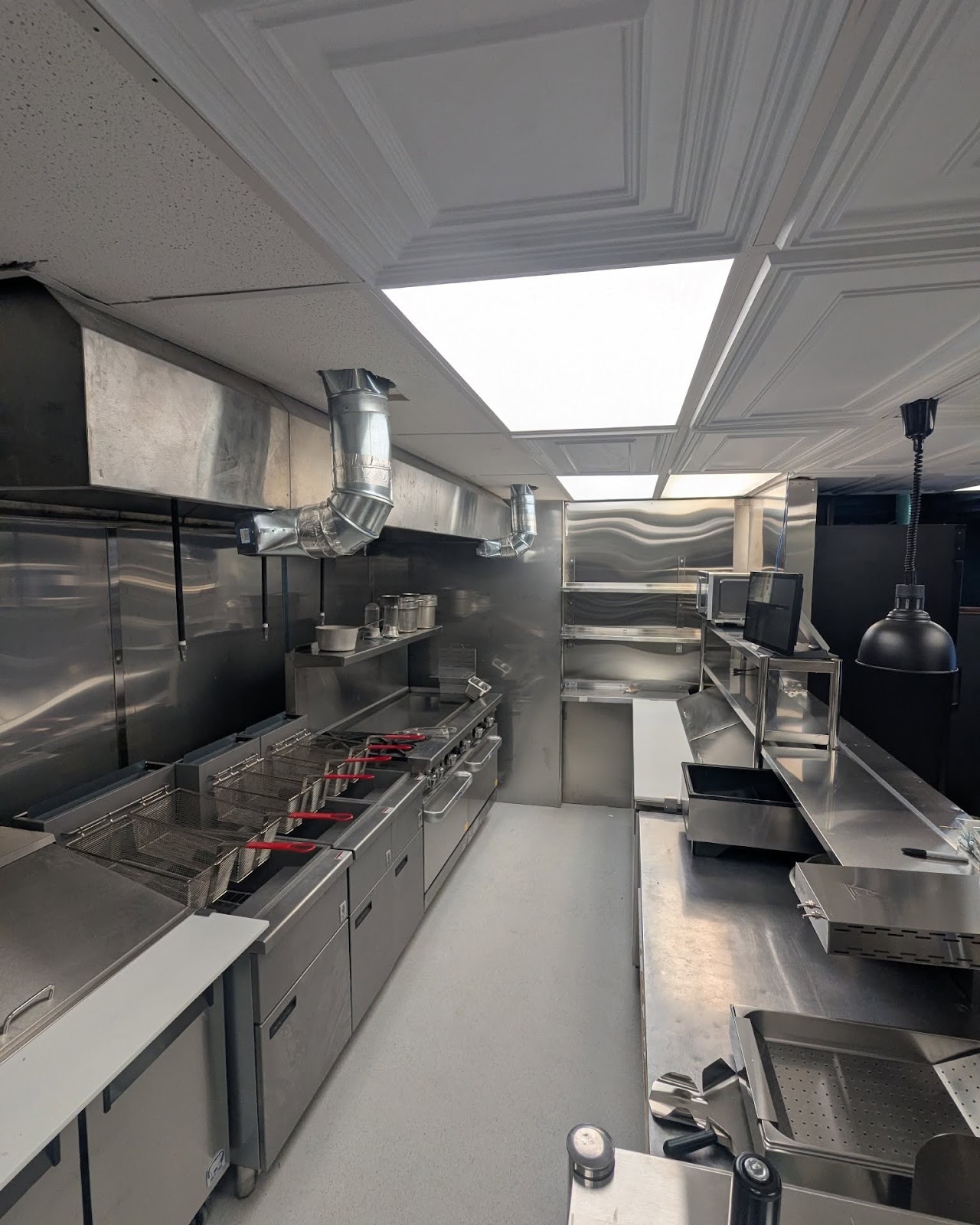 Kitchen cooking line
