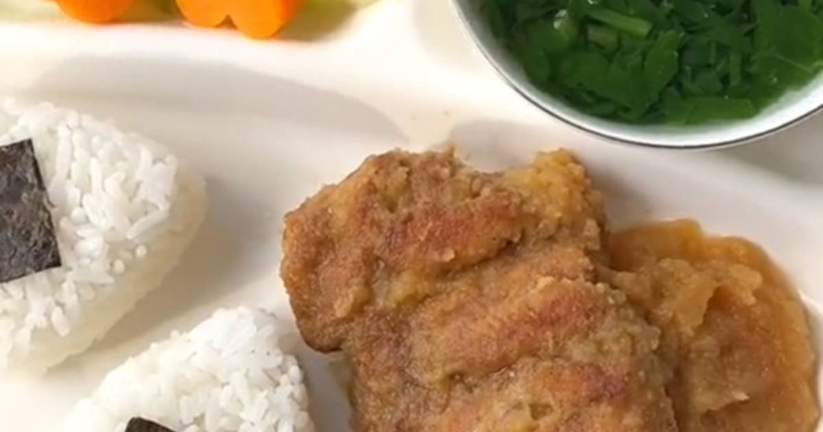 Gà sốt táo cho bé