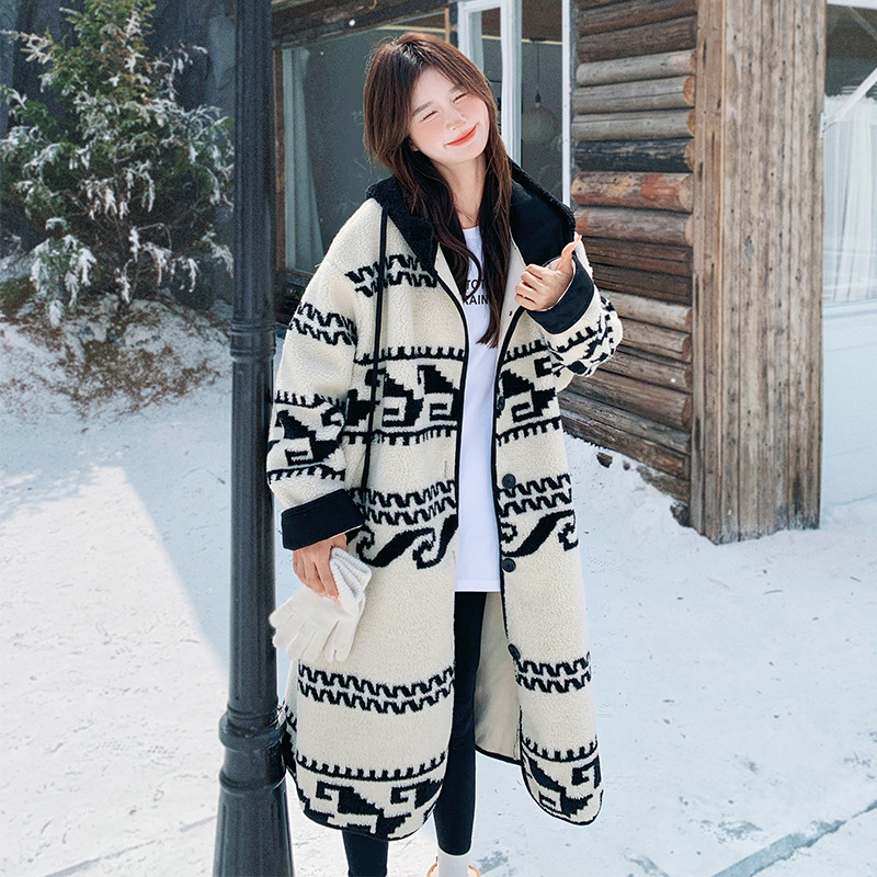 Padded women's coat with shearling look