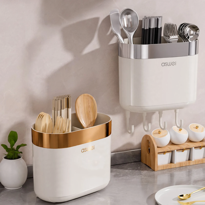 Wall-mounted chopstick holder with draining rack