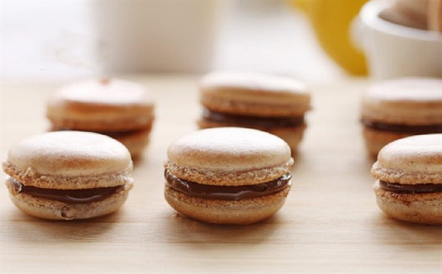 Bánh Macaron Cà Phê