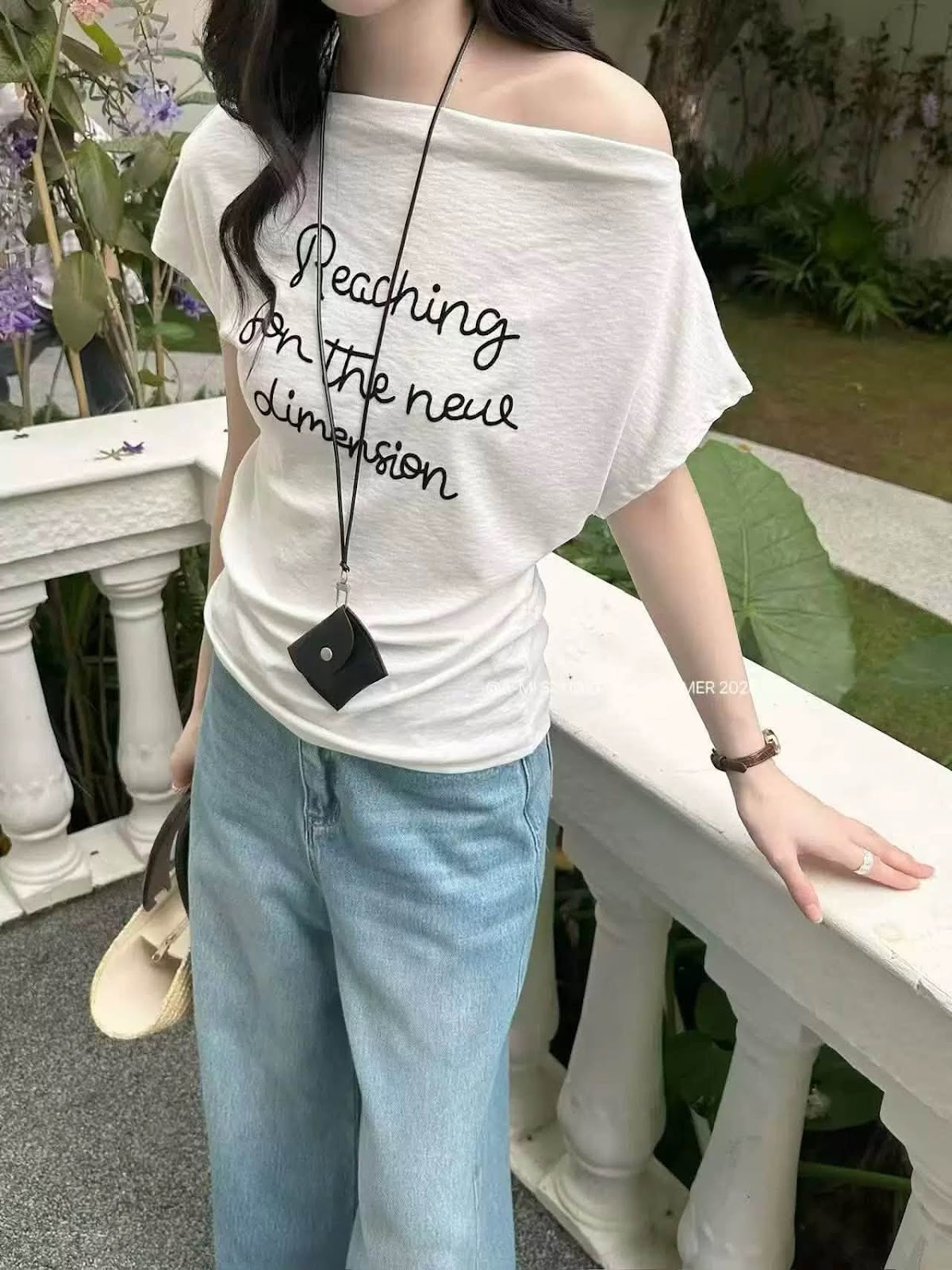 Áo thun bẹt vai nhíu eo Reaching kèm túi màu XONXEN SHOP 2622 – Image 4