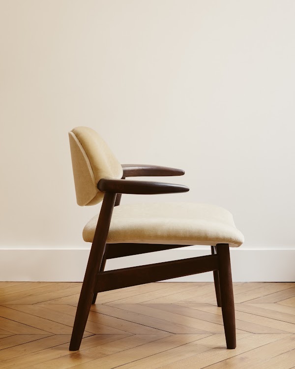 Armchair profile