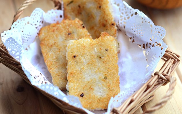 Bánh Gạo Chiên Hành Mỡ