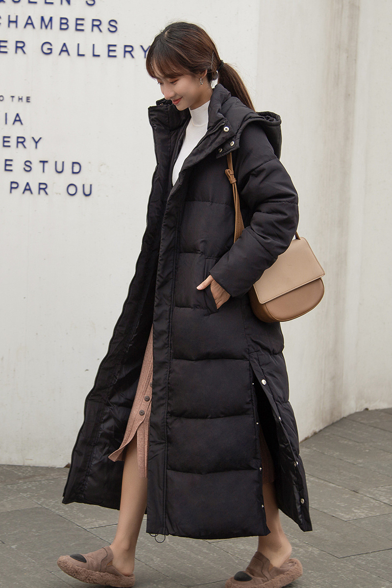 Long women's quilted coat, knee-length and padded