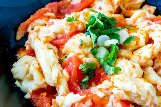 Trứng Chiên Cà Hấp Dẫn