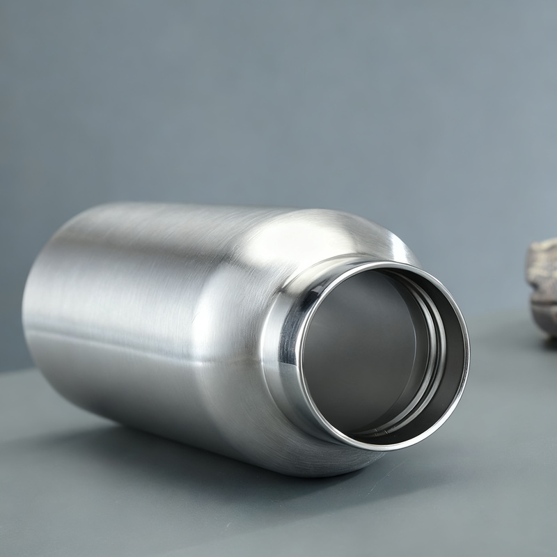 Isolierte Edelstahl-Trinkflasche mit Griff