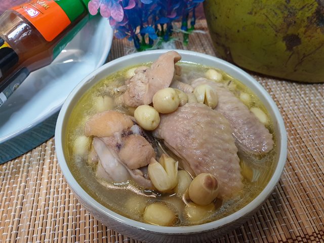 Gà Nấu Sen