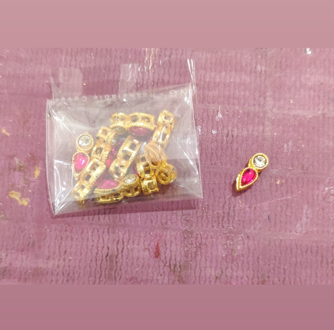 Round Drop Small White Pink -P25-pack of 10