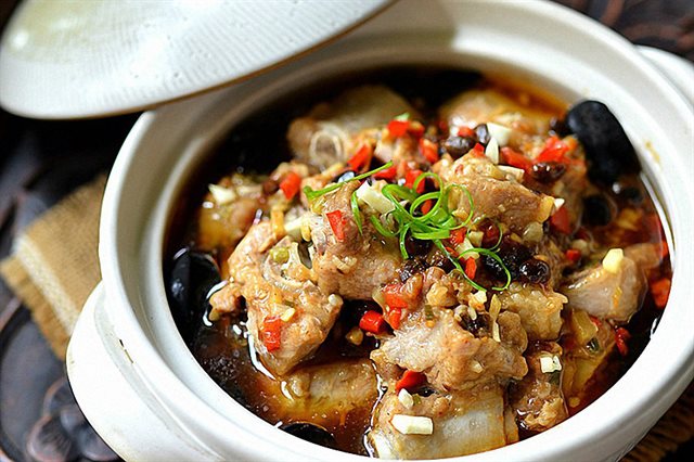 Sườn Hấp Nấm Mộc Nhĩ