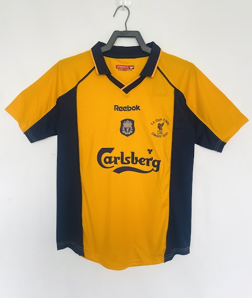 Tercera equipación del Liverpool 2000-01.jpeg