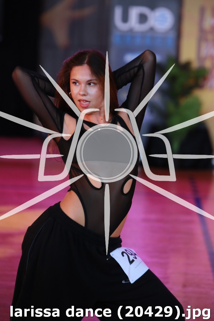 larissa dance (20429).jpg