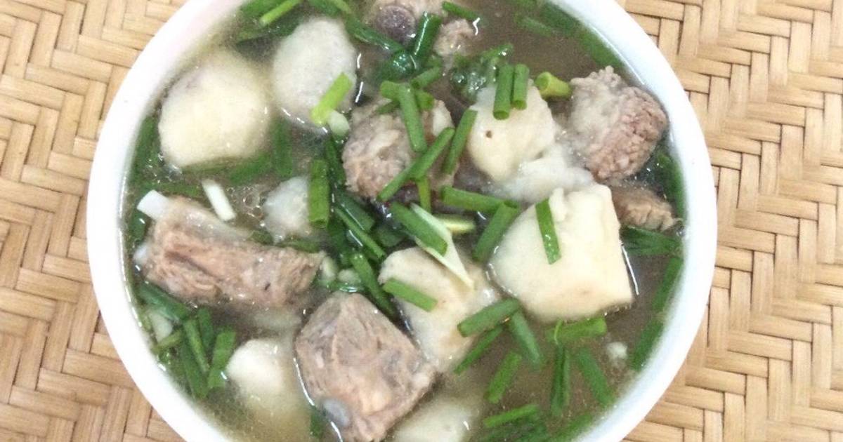 Canh khoai sọ hầm sườn non