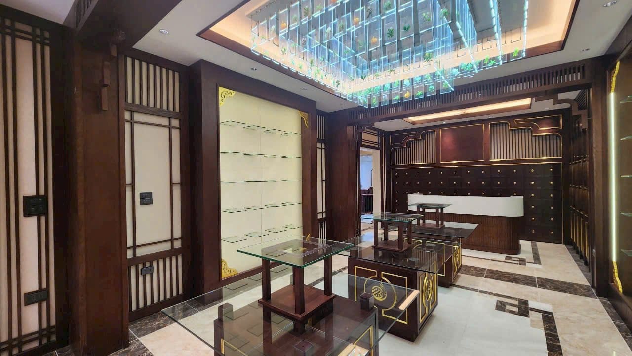 Showroom thời trang — ảnh 6