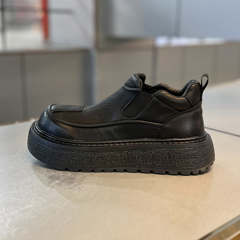 Men’s Chelsea boots with platform and lining