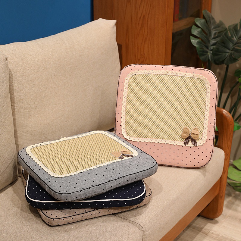 Summer seat cushion made of bamboo with lumbar support