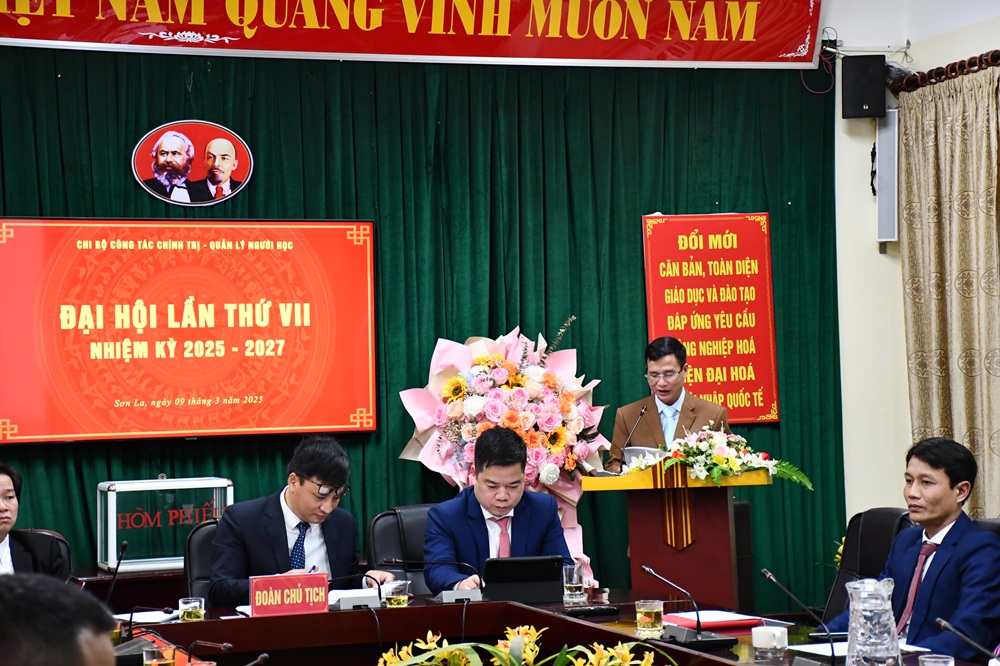 Đại hội Chi bộ Công tác chính trị - Quản lý người học, Trường Đại học Tây Bắc