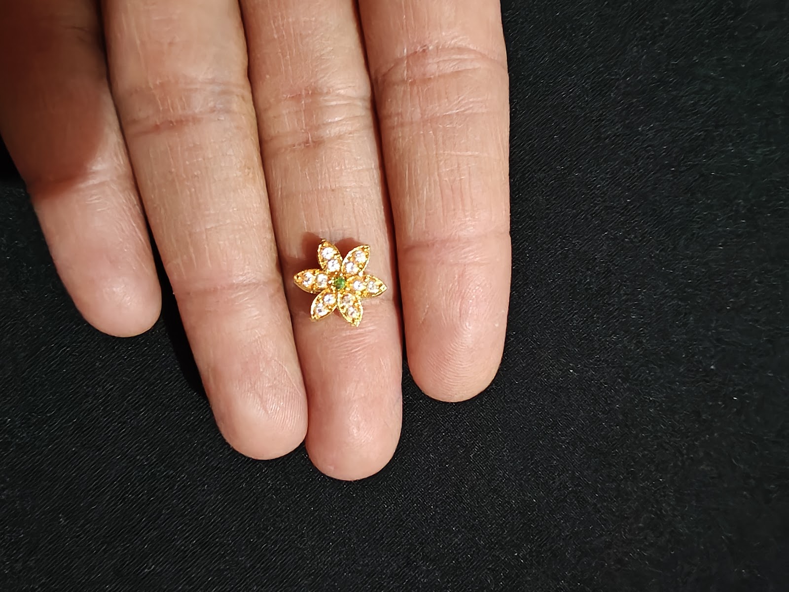 A71 White Green ad Flower per pcs