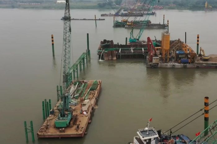 Tăng tốc thi công cầu Trần Hưng Đạo trước mùa mưa - Đài Phát thanh và truyền hình Hà Nội
