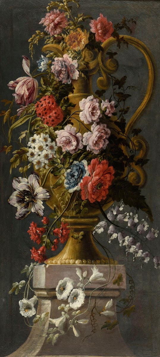 Fleurs dans un vase en bronze