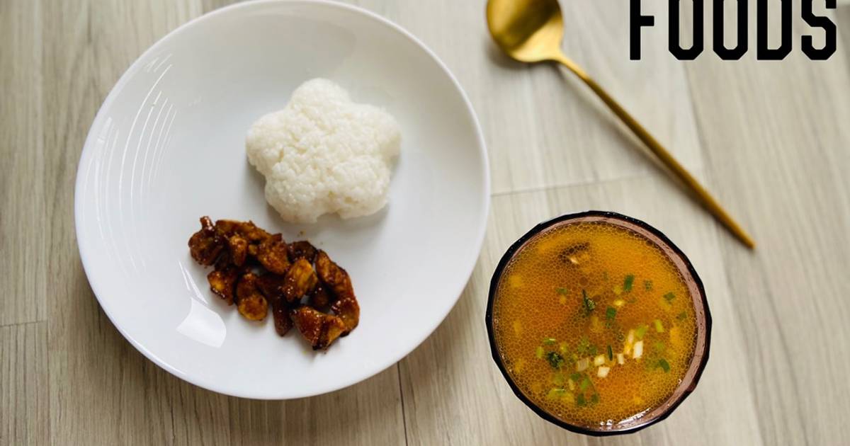 Thai foods (gà chiên gia vị - canh tomyum)